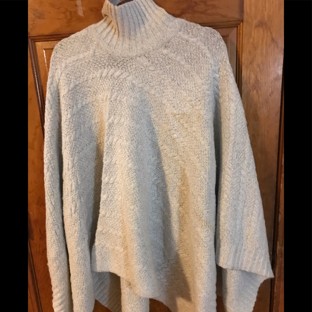 Tularosa Turtleneck Poncho, Medium